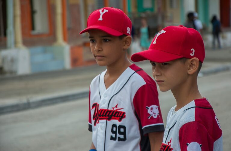 How to Choose Best baseball uniforms custom for Your Team